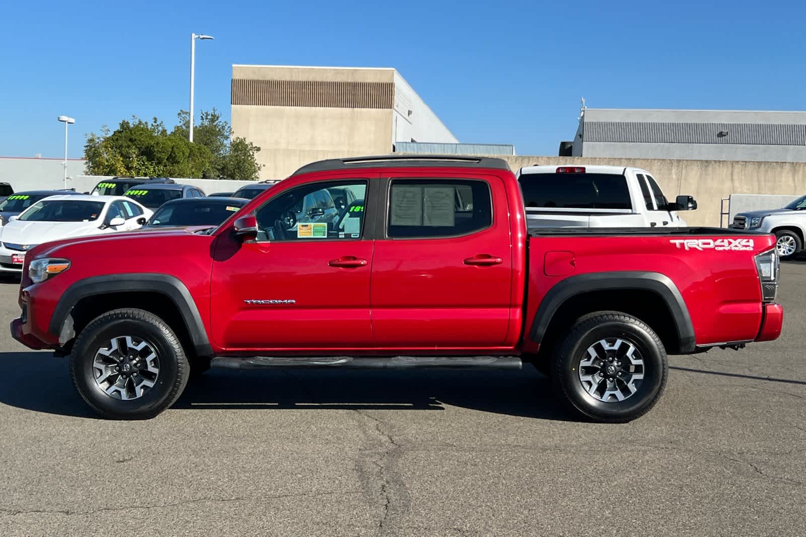 Thumbnail: 2019 Toyota Tacoma - 9