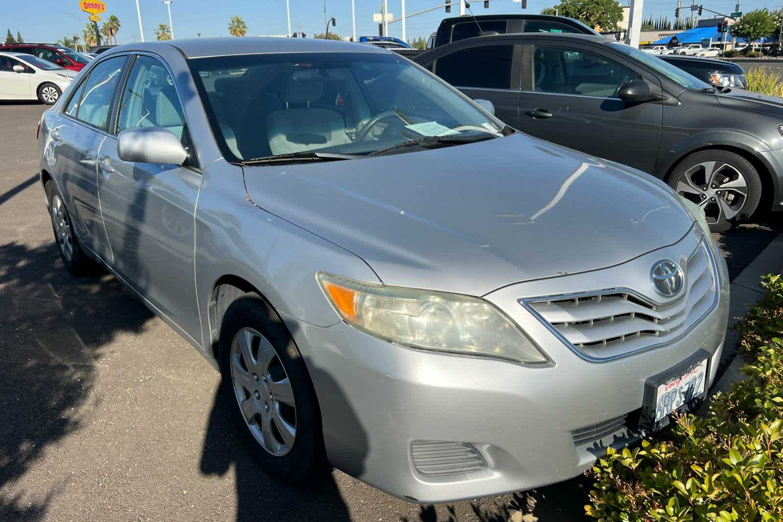 Thumbnail: 2011 Toyota Camry - 3