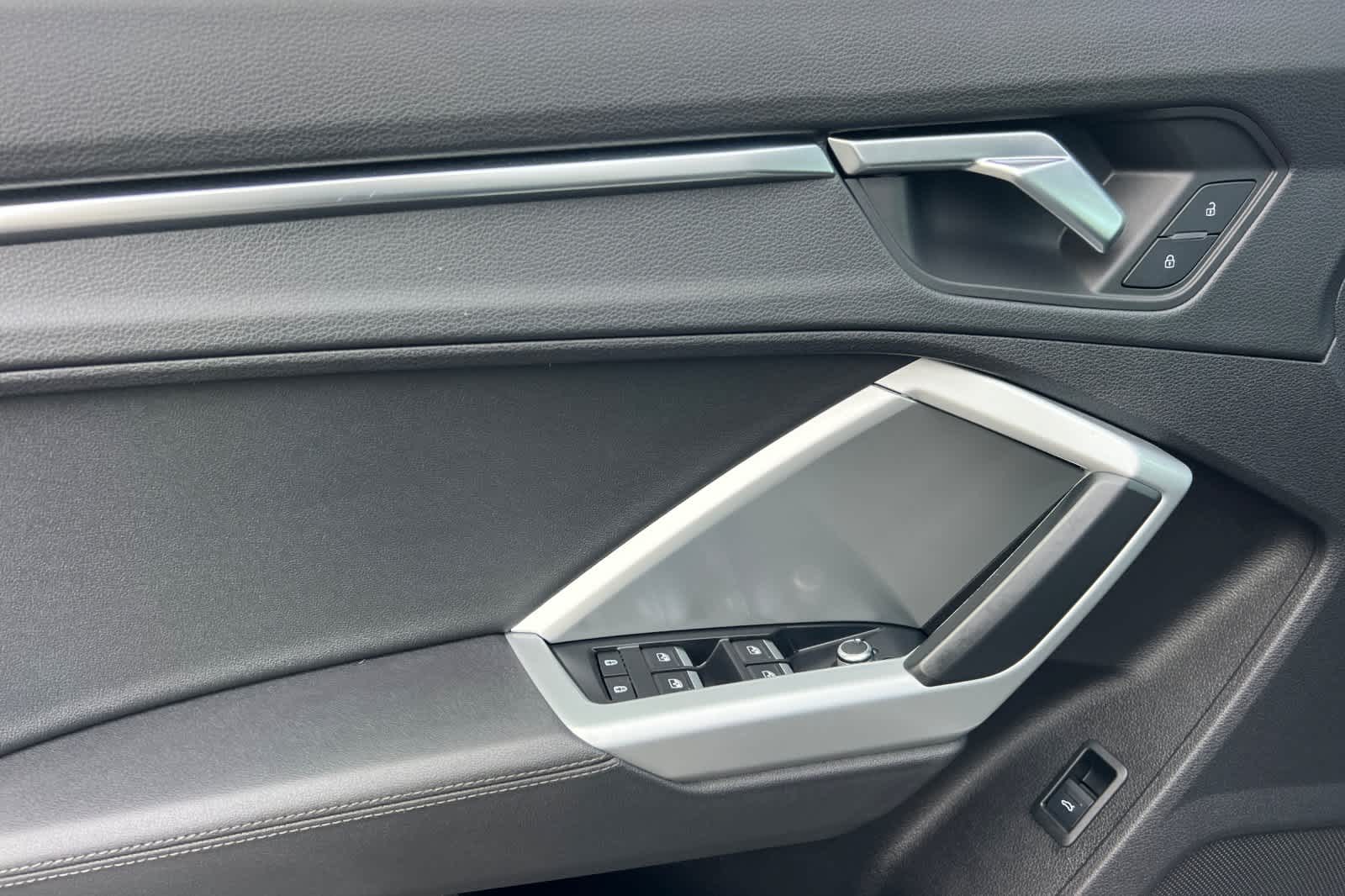 Thumbnail: 2019 Audi Q3 - 12