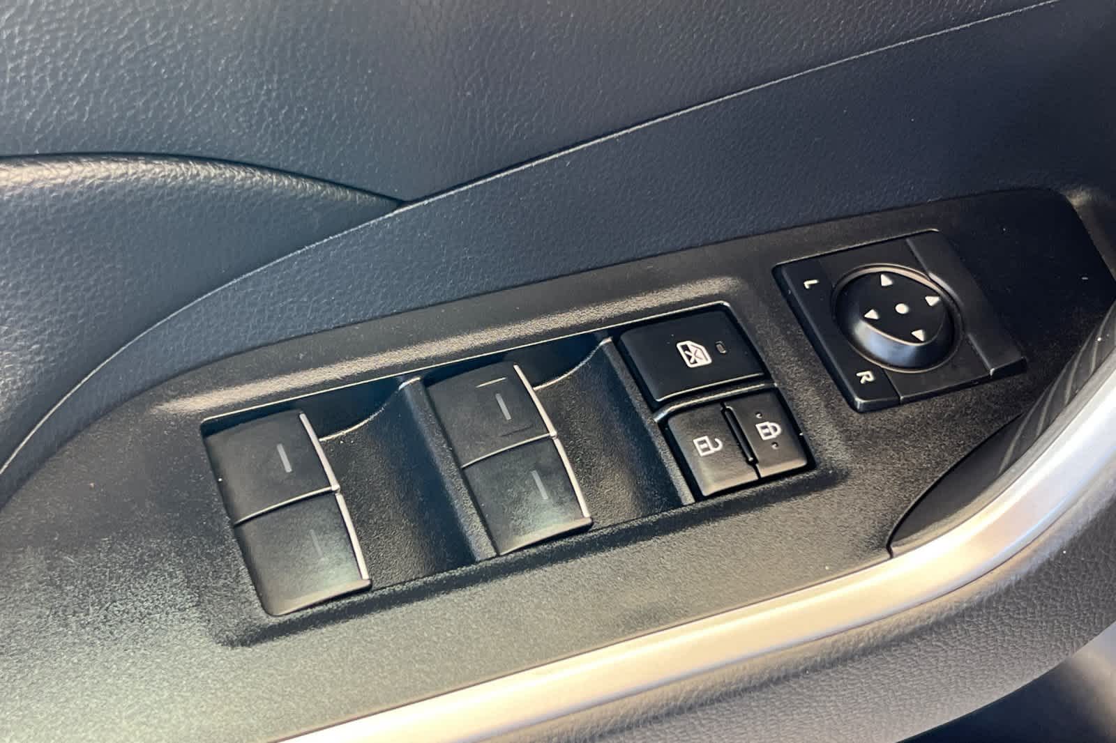 Thumbnail: 2022 Toyota RAV4 - 13