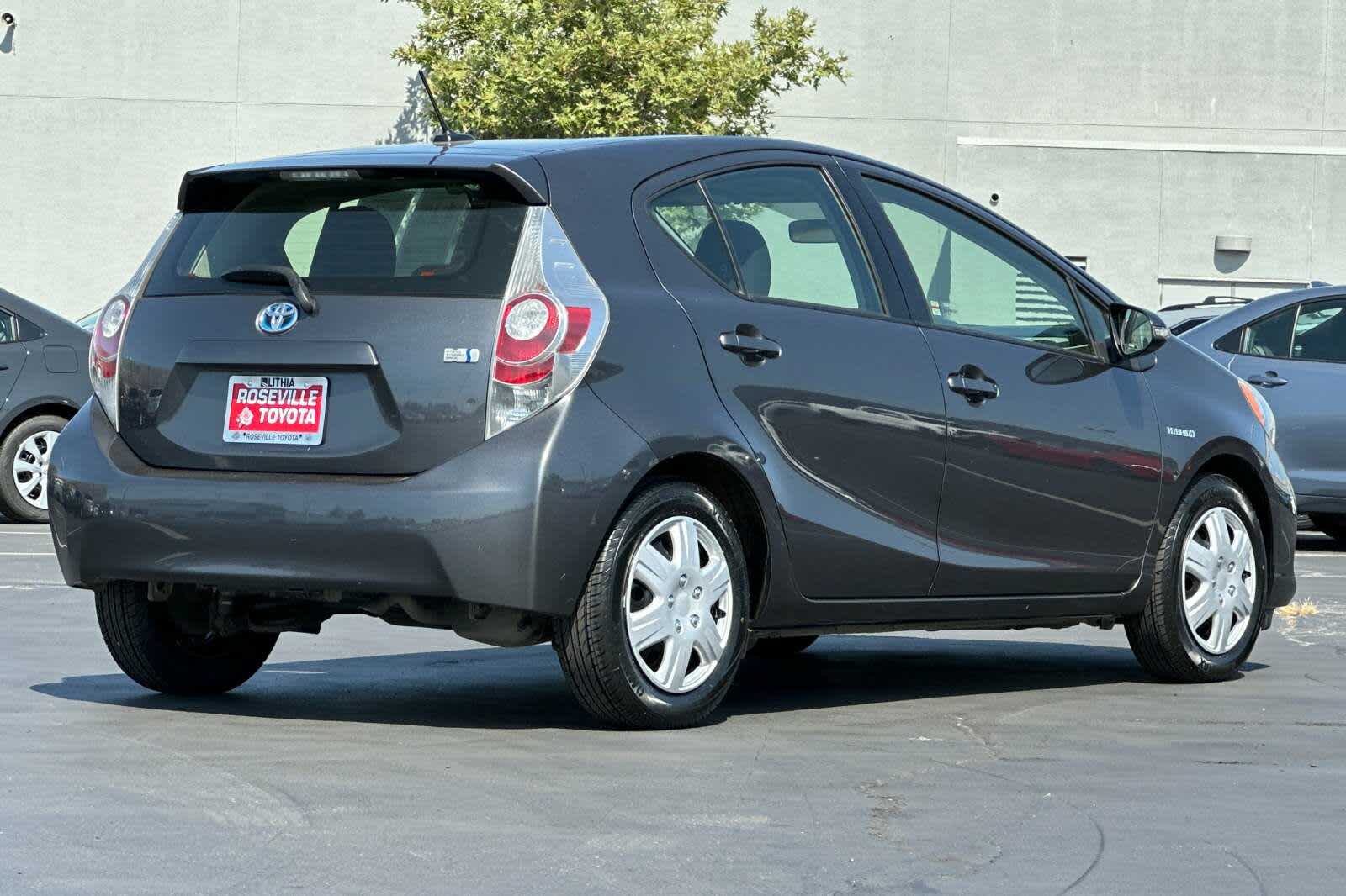 Thumbnail: 2012 Toyota Prius c - 2