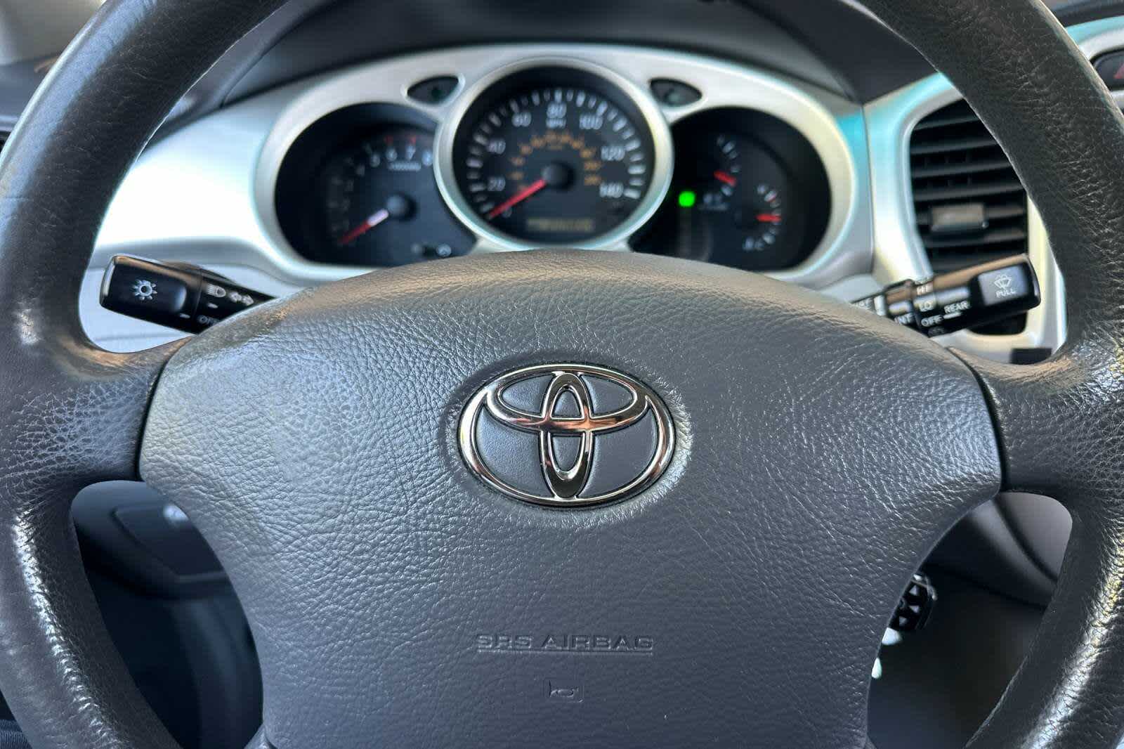 Thumbnail: 2005 Toyota Highlander - 23