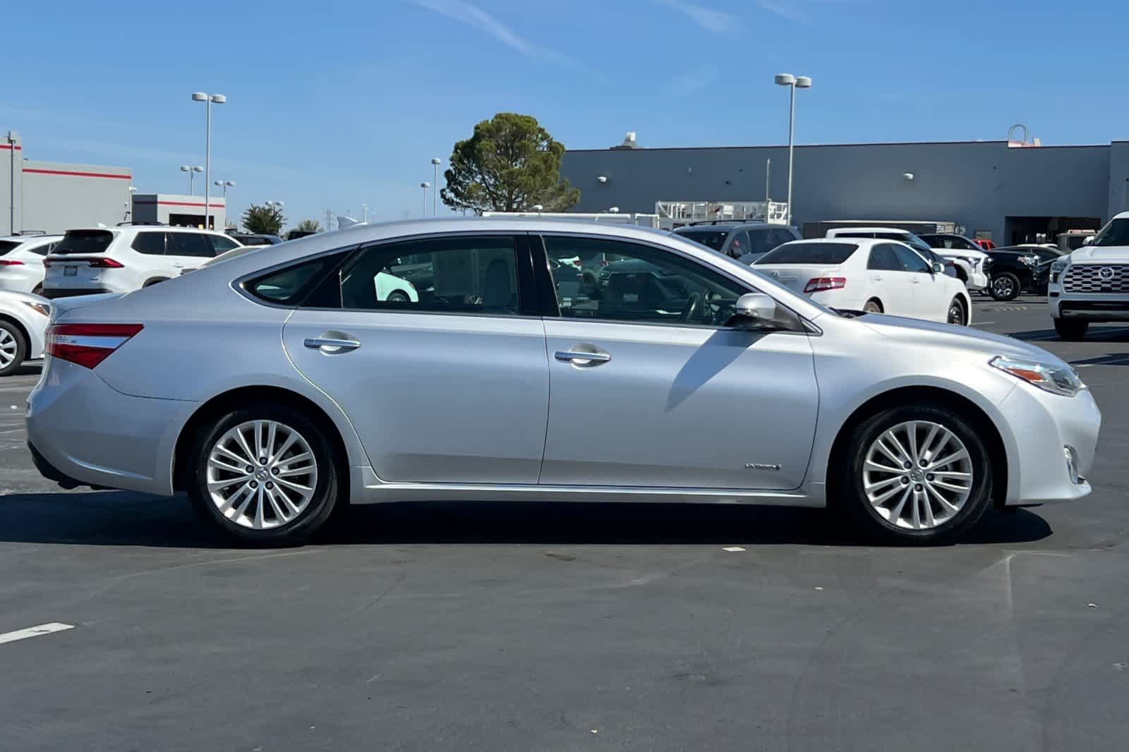 Thumbnail: 2013 Toyota Avalon - 6