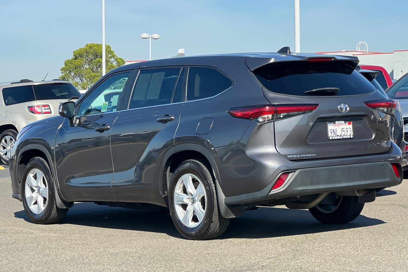 Thumbnail: 2023 Toyota Highlander - 7