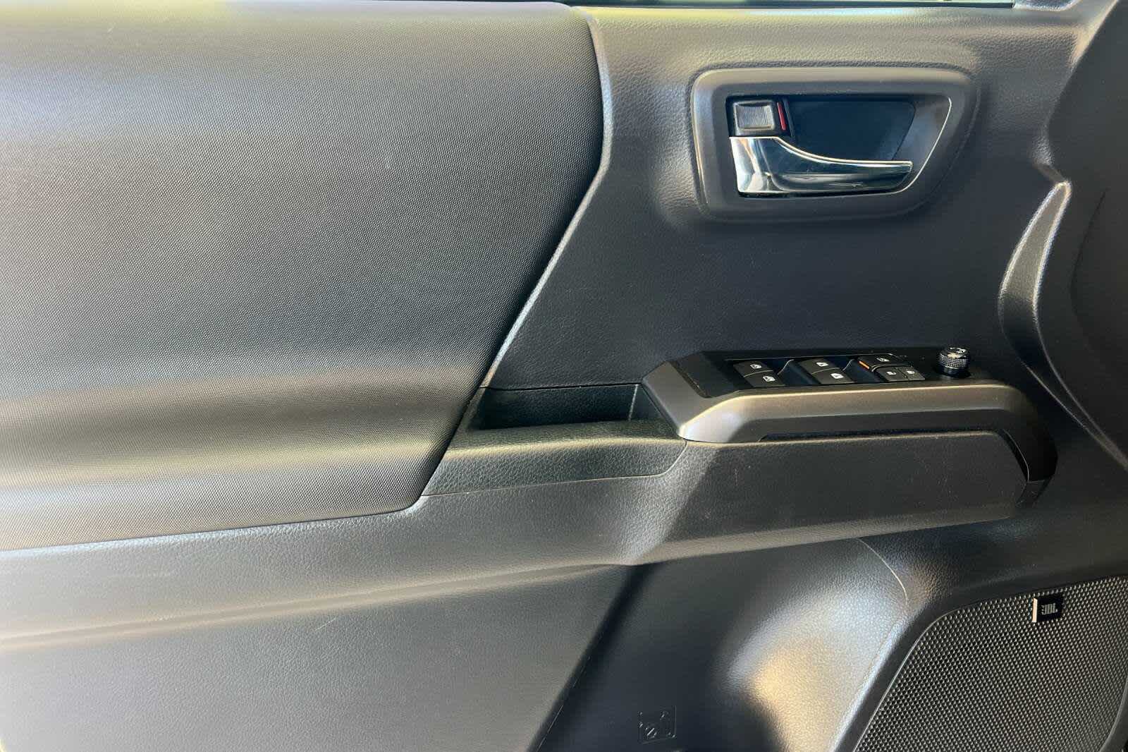 Thumbnail: 2022 Toyota Tacoma - 12