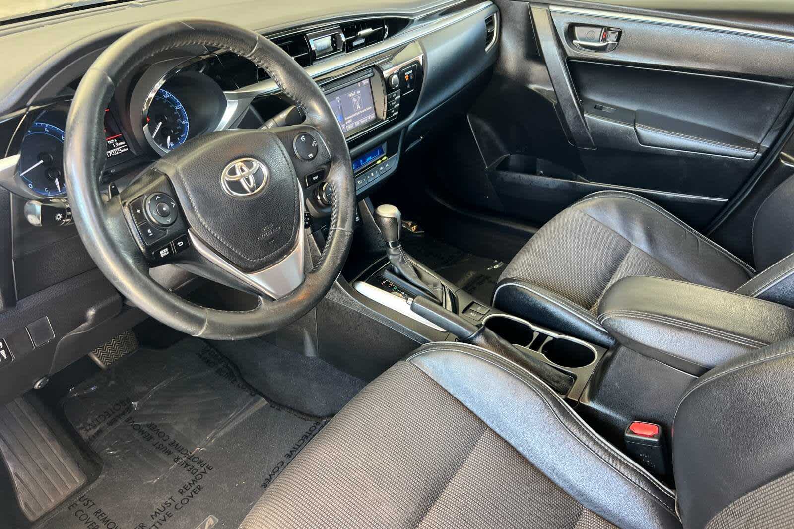 Thumbnail: 2015 Toyota Corolla - 11