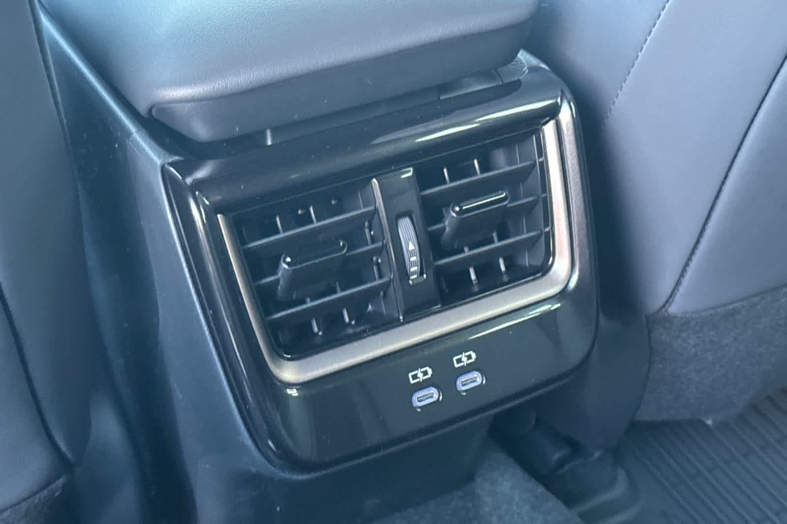 Thumbnail: 2025 Toyota Crown Signia - 14