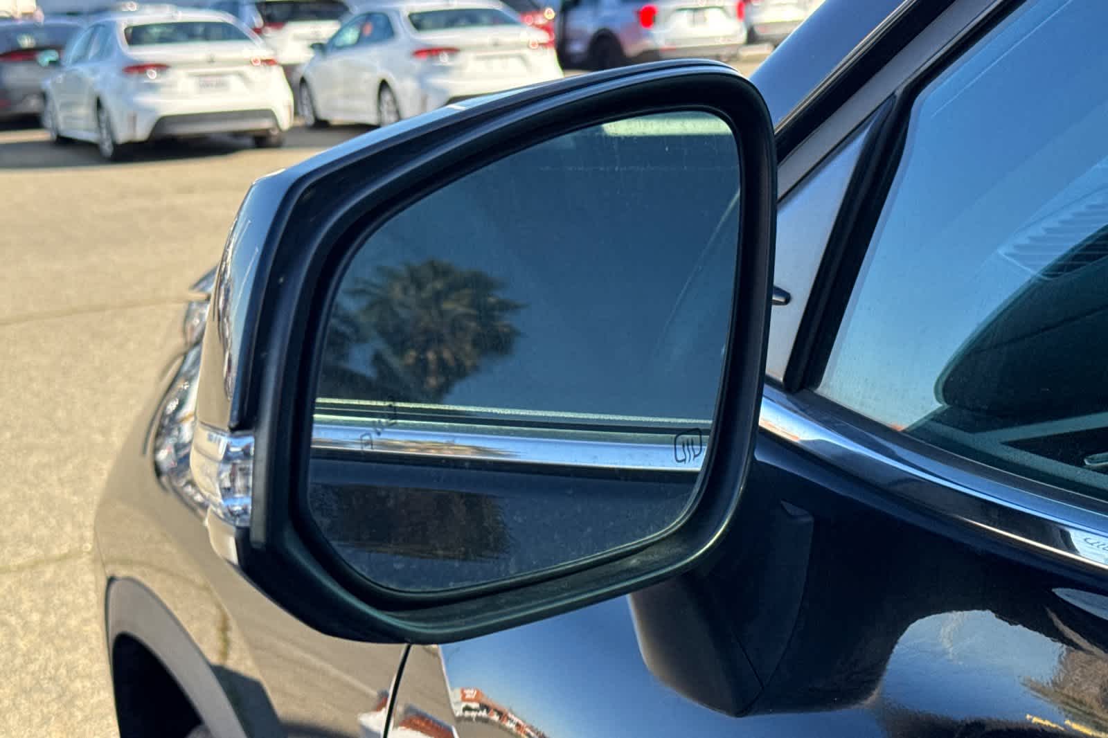 Thumbnail: 2023 Toyota Highlander - 18