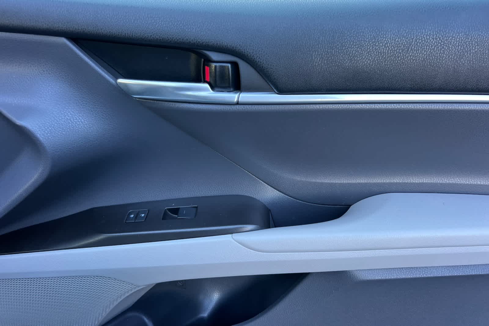 Thumbnail: 2022 Toyota Camry - 17