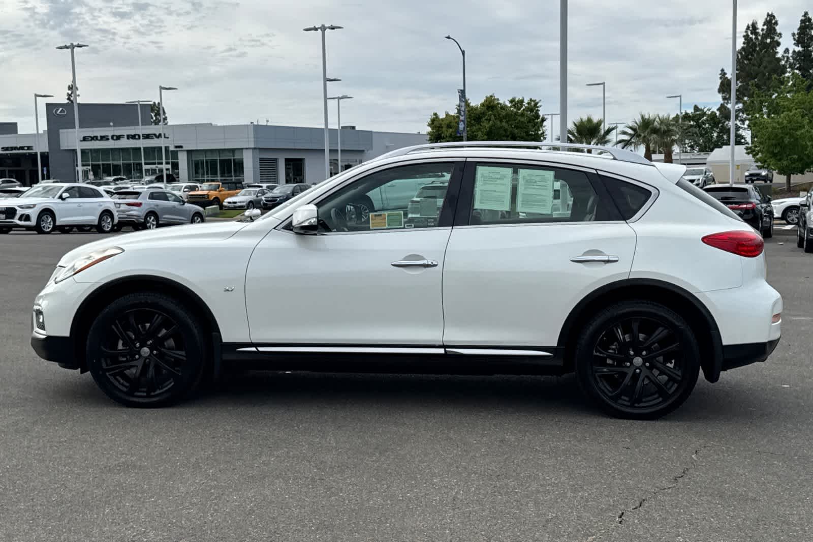 Thumbnail: 2017 INFINITI QX50 - 9