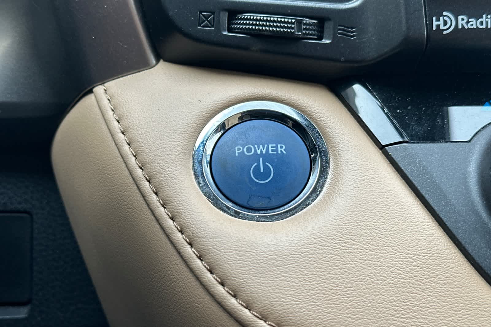 Thumbnail: 2018 Toyota RAV4 - 24