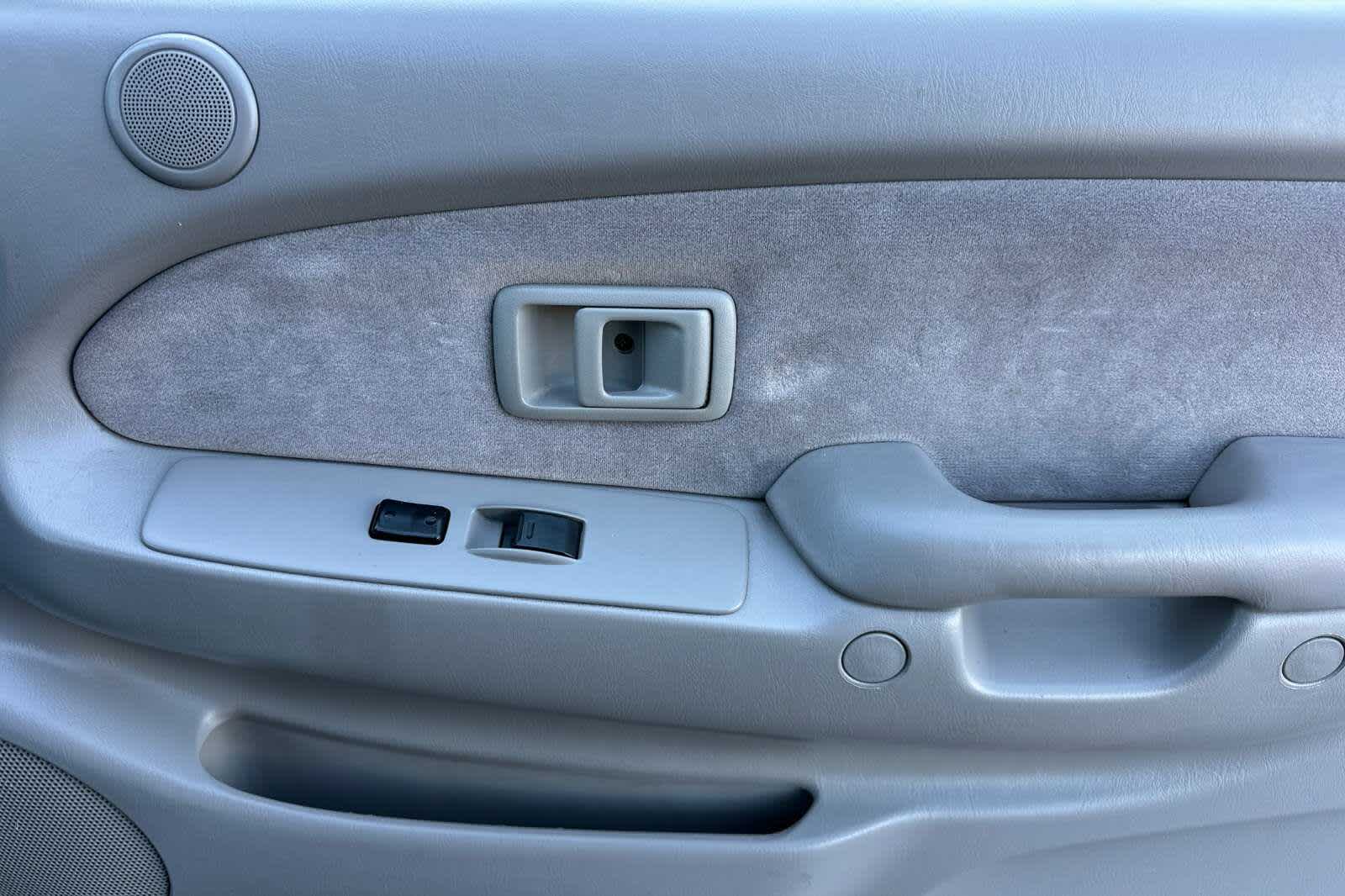 Thumbnail: 2001 Toyota Tacoma - 18