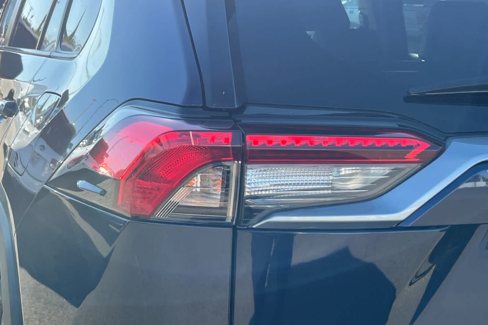 Thumbnail: 2019 Toyota RAV4 - 15