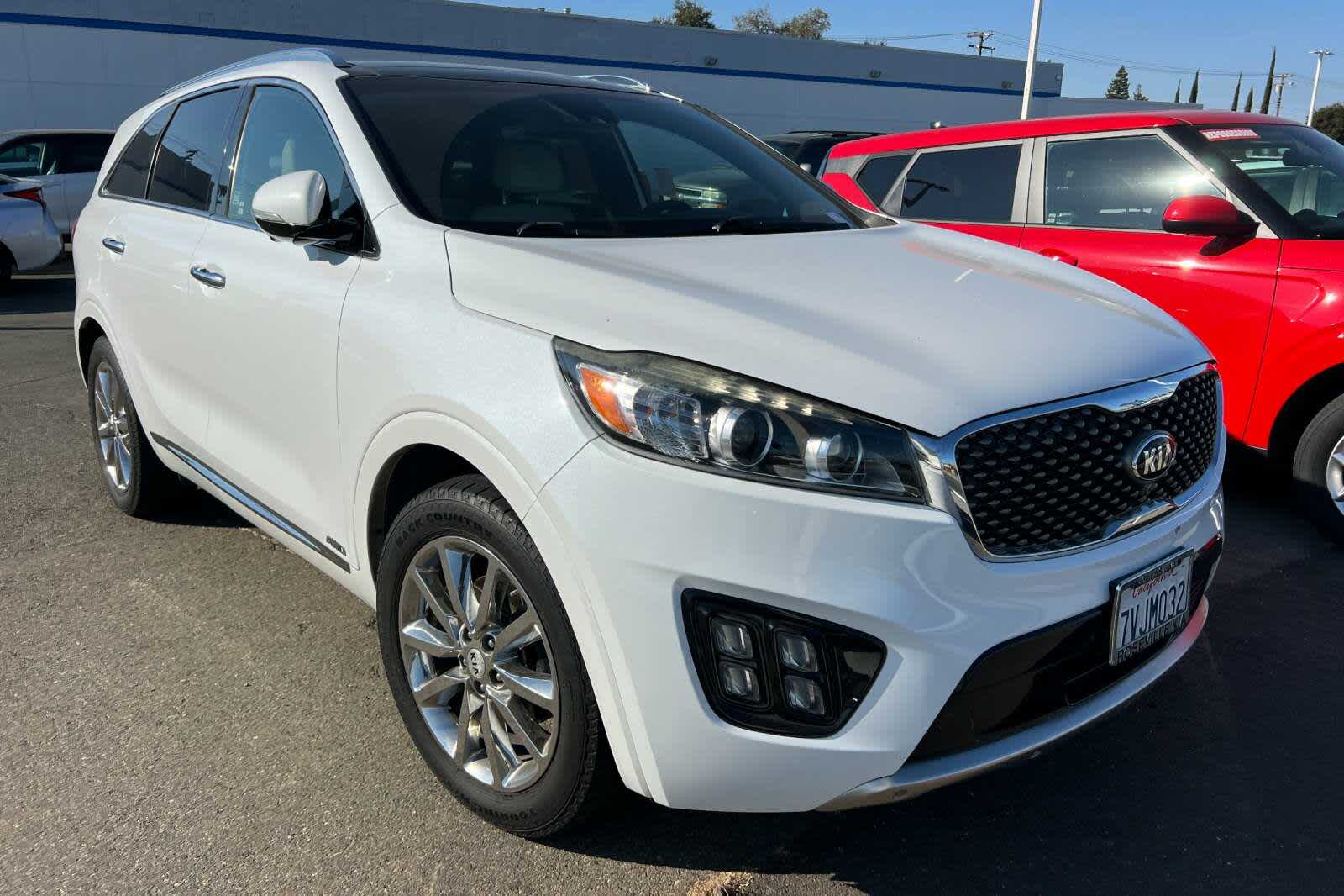 Thumbnail: 2017 Kia Sorento - 3