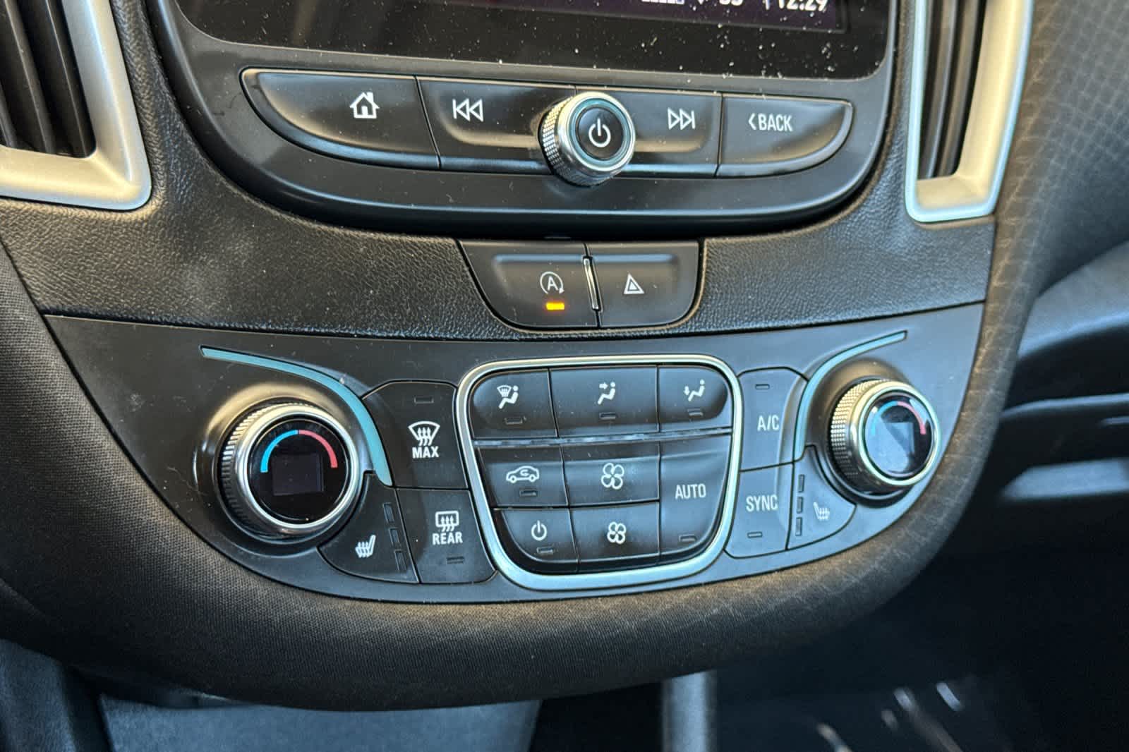 Thumbnail: 2023 Chevrolet Malibu - 21