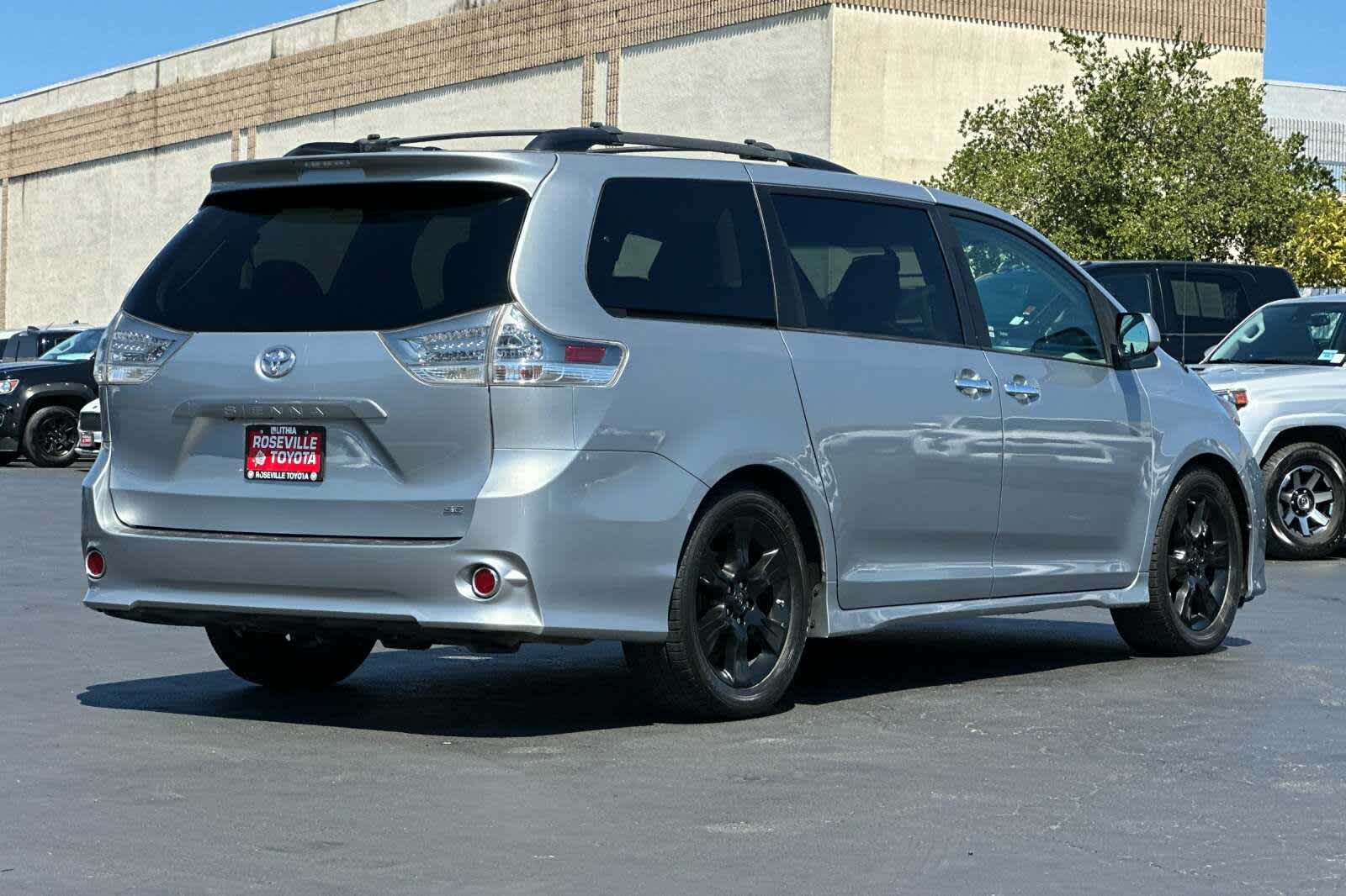 Thumbnail: 2014 Toyota Sienna - 2