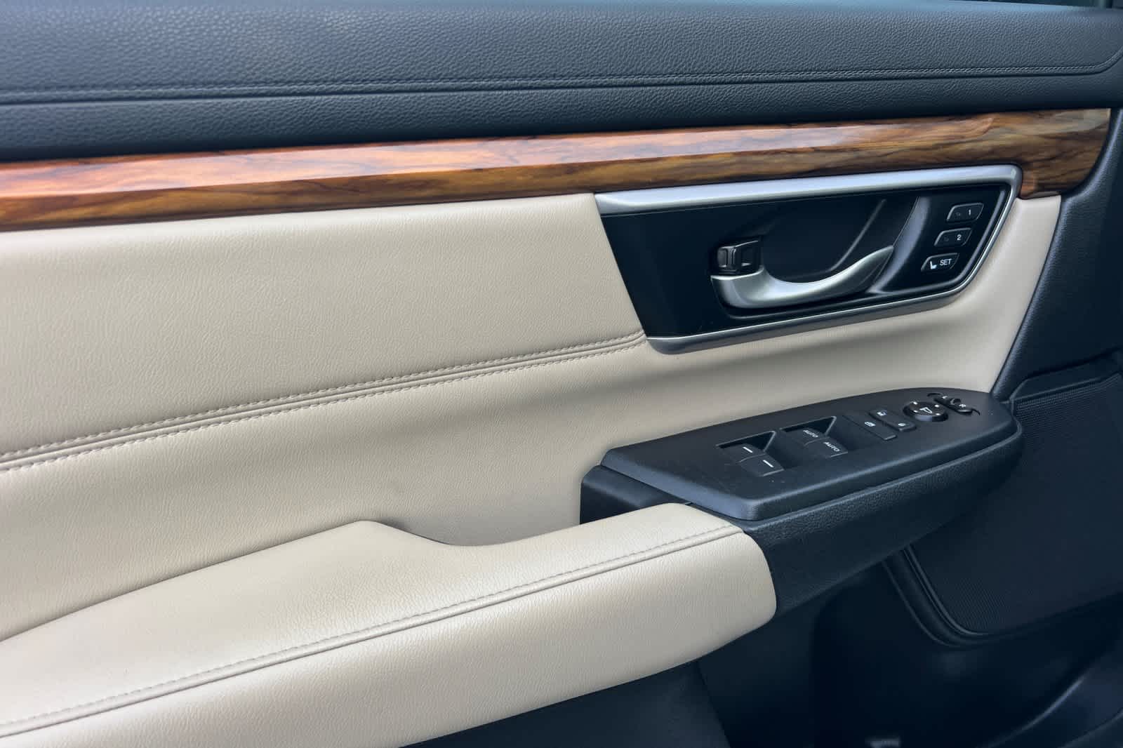 Thumbnail: 2017 Honda CR-V - 12