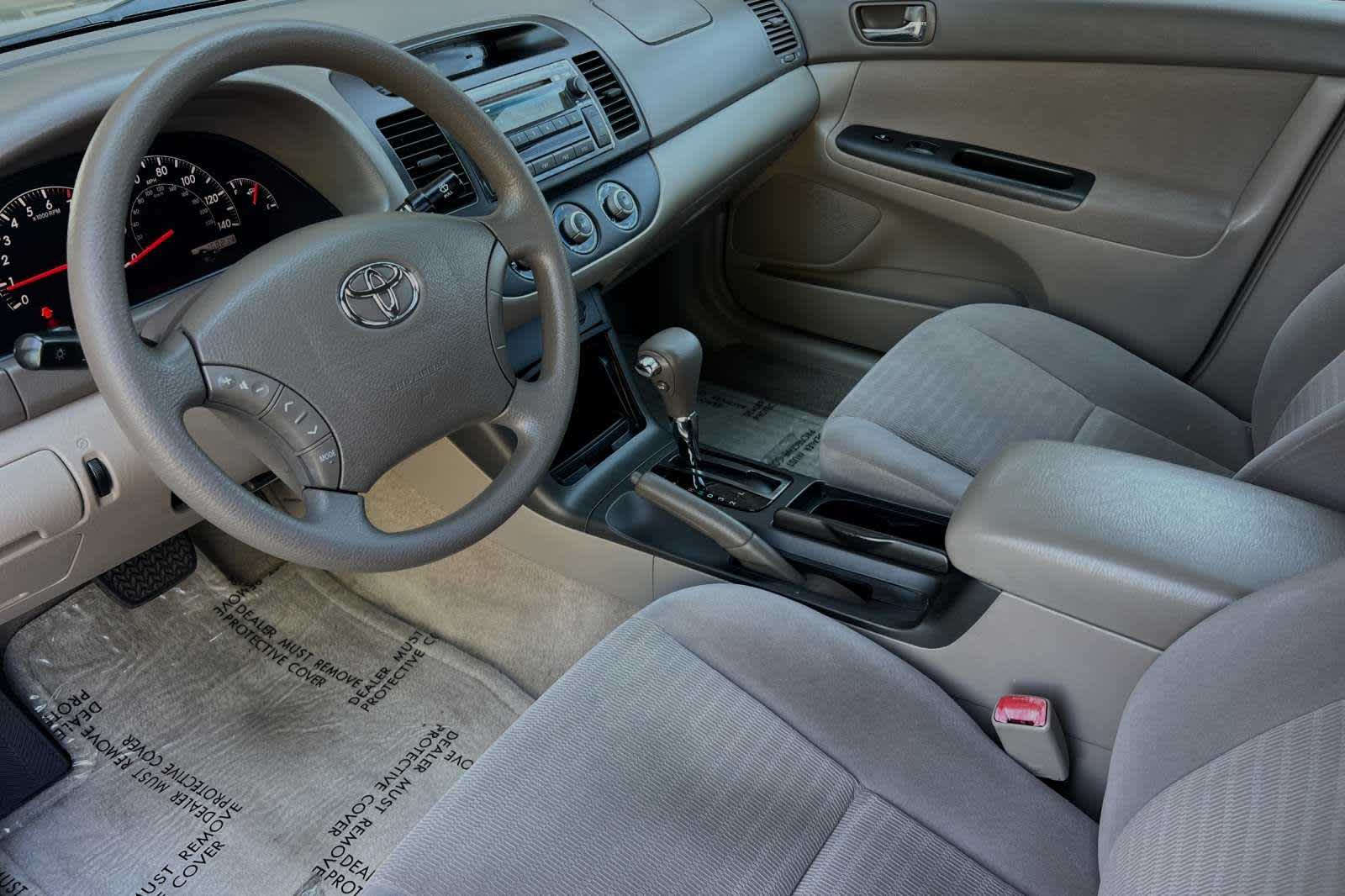 2005 Toyota Camry LE 11