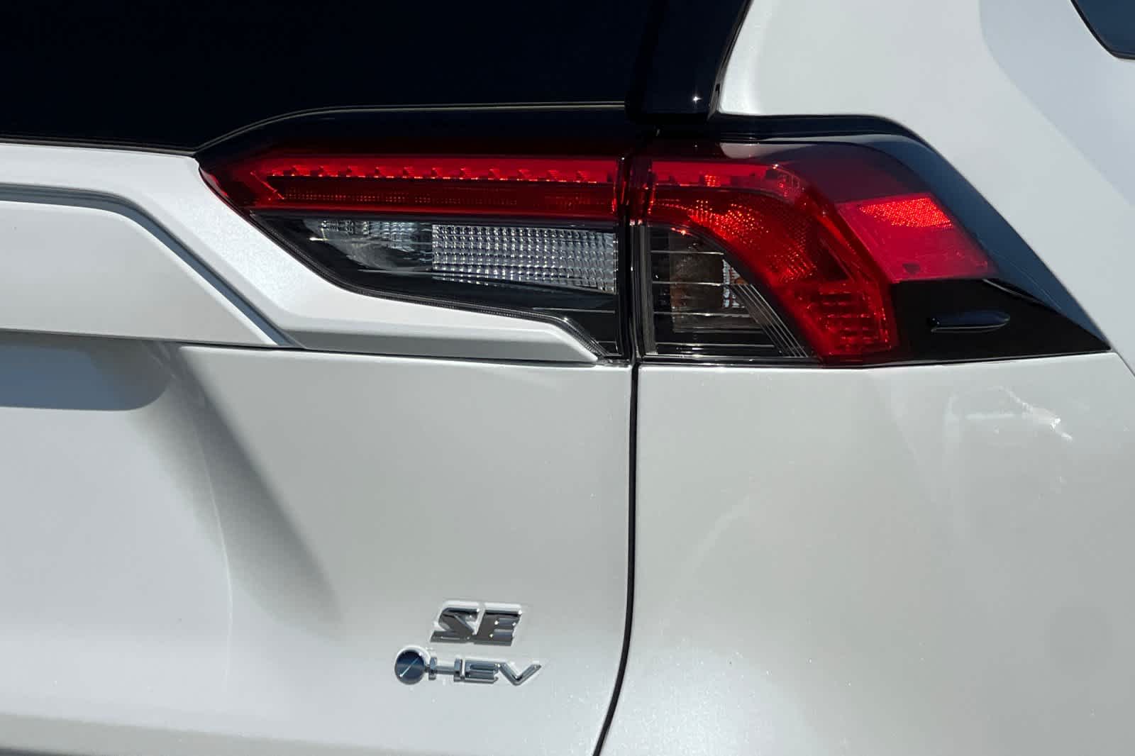 Thumbnail: 2025 Toyota RAV4 - 32