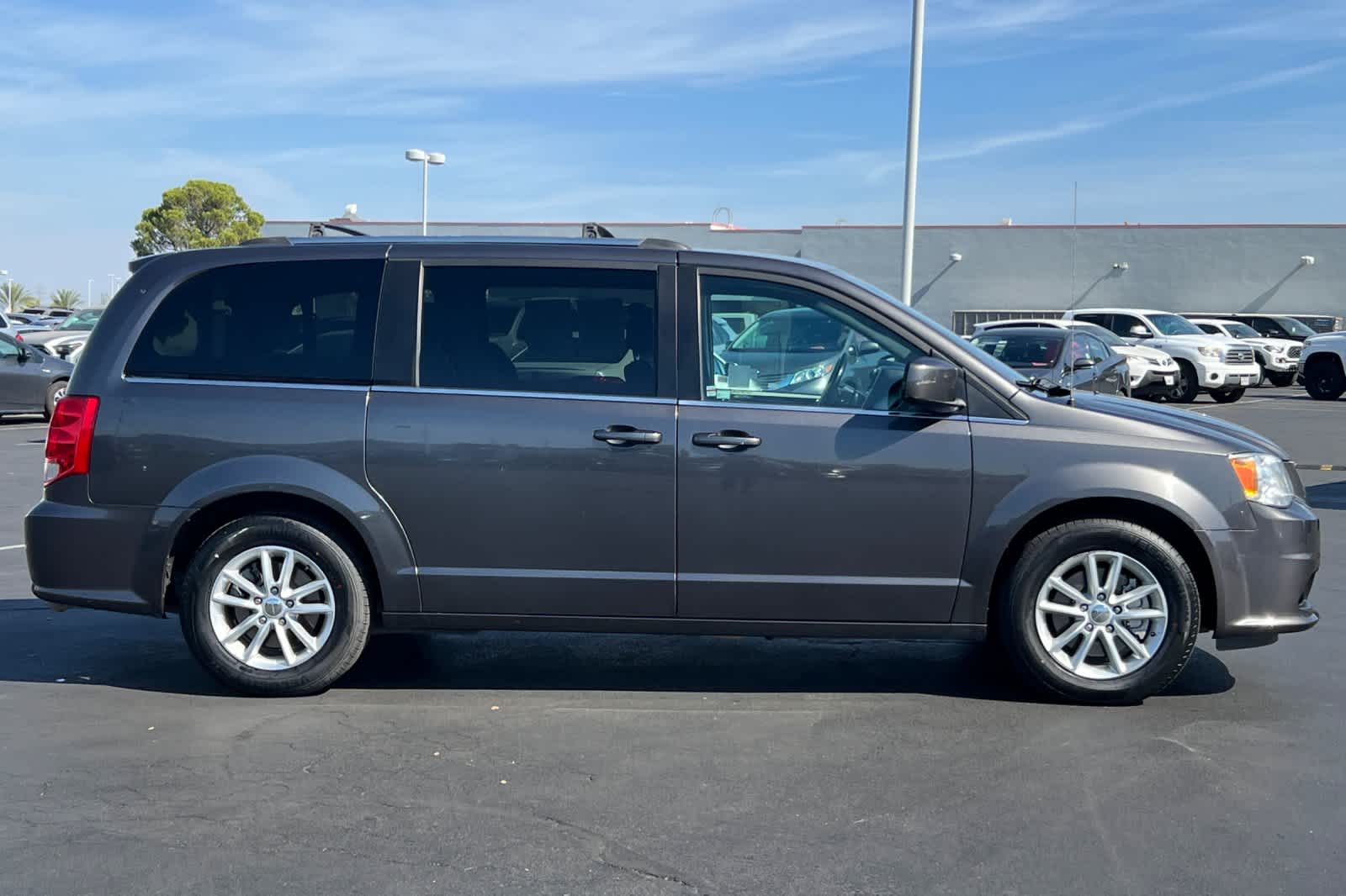 Thumbnail: 2019 Dodge Grand Caravan - 6