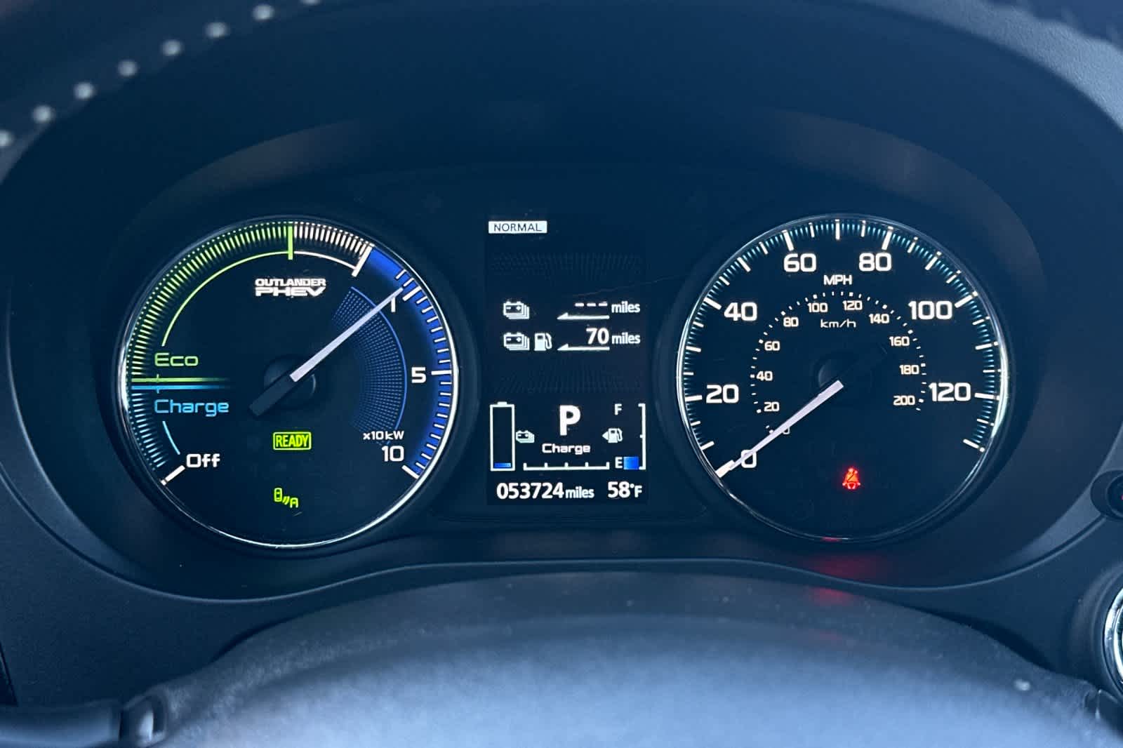 Thumbnail: 2022 Mitsubishi Outlander - 28