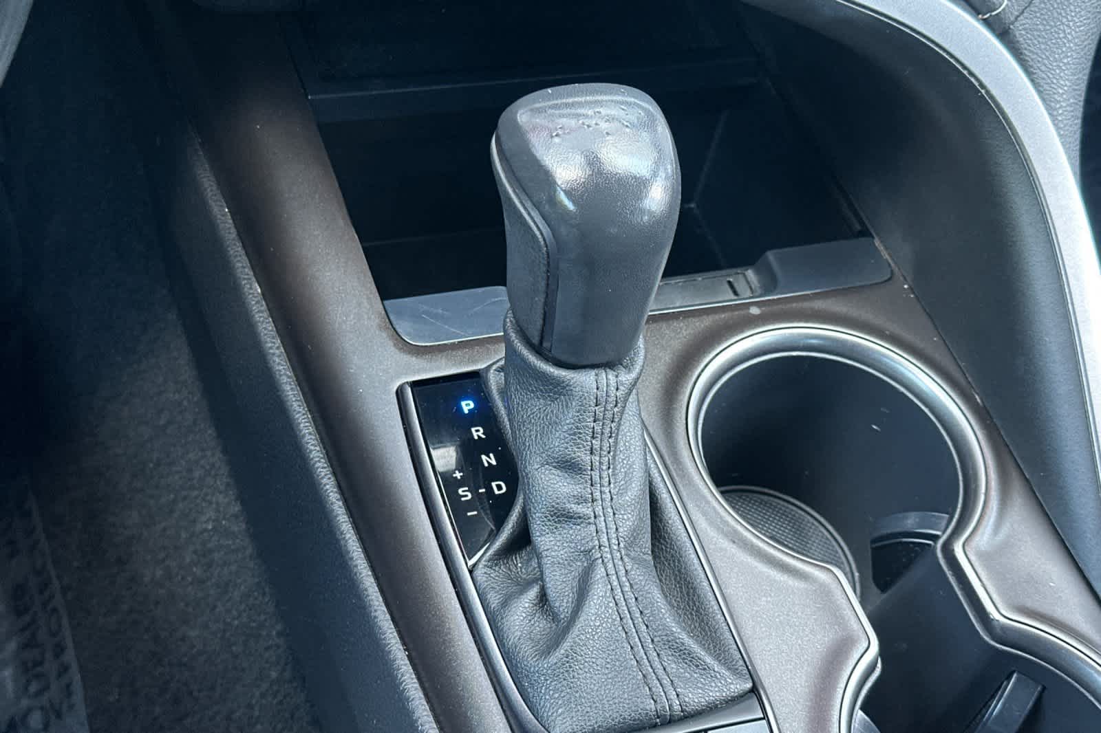 Thumbnail: 2022 Toyota Camry - 22