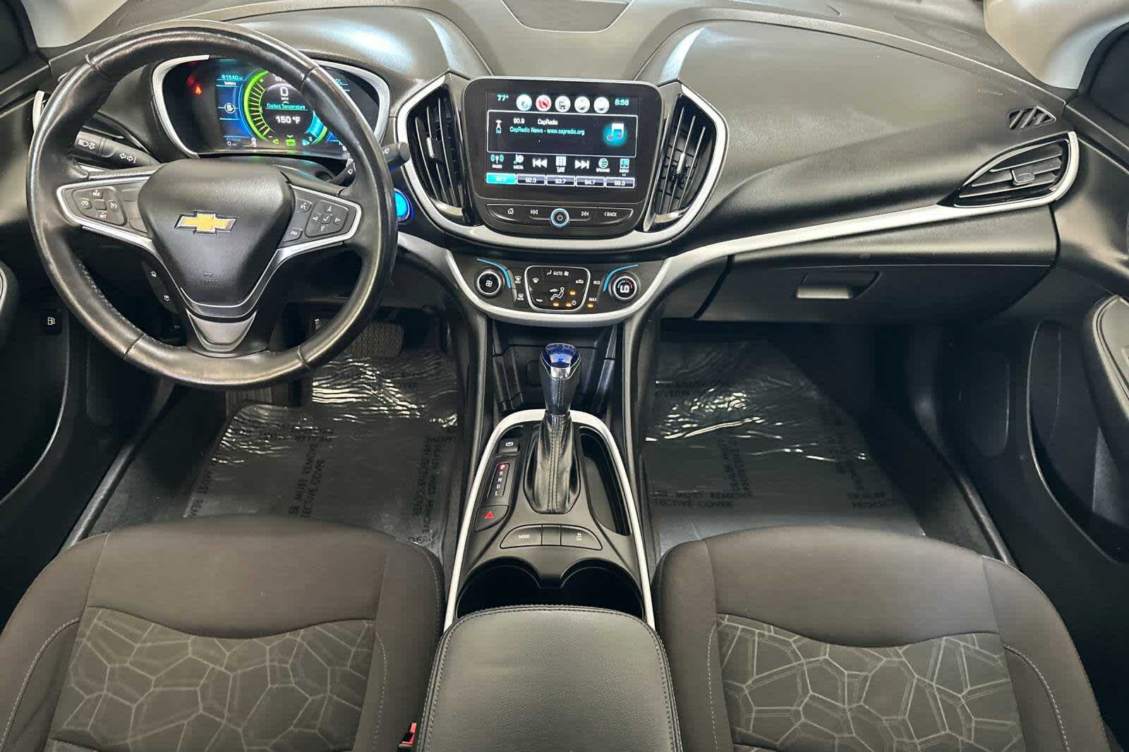 Thumbnail: 2017 Chevrolet Volt - 3