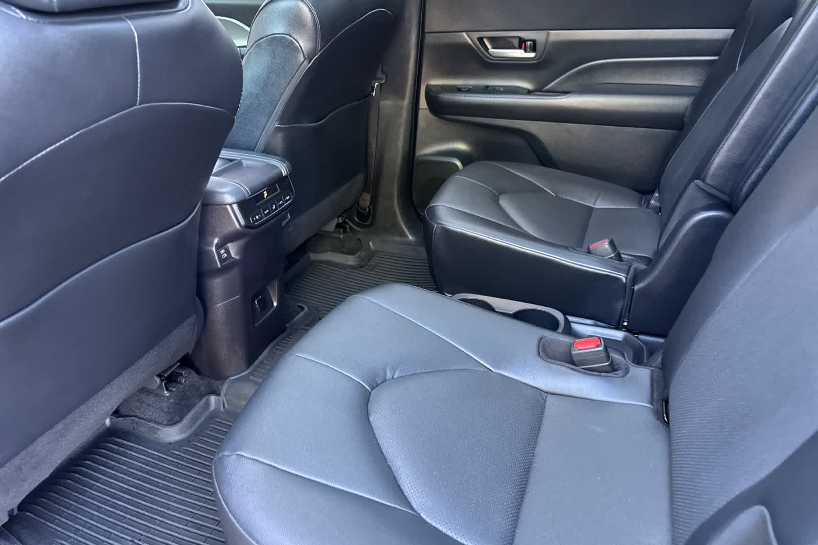 Thumbnail: 2024 Toyota Grand Highlander - 4