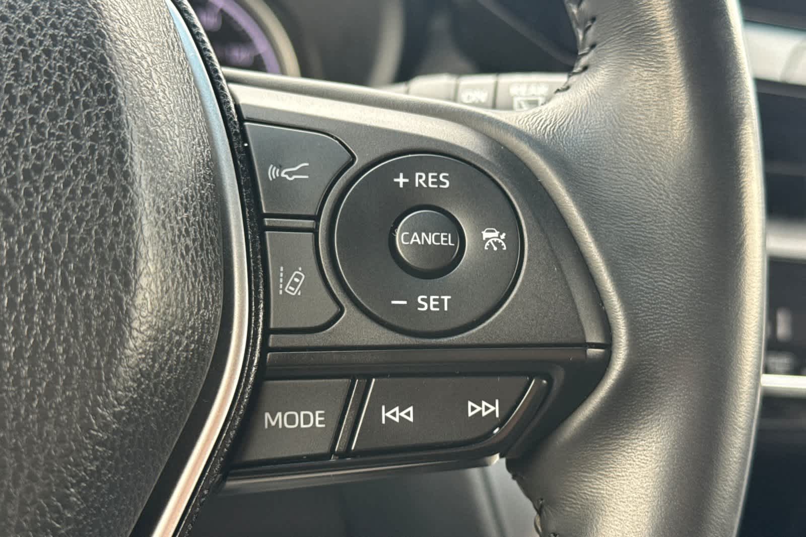 Thumbnail: 2022 Toyota Venza - 27