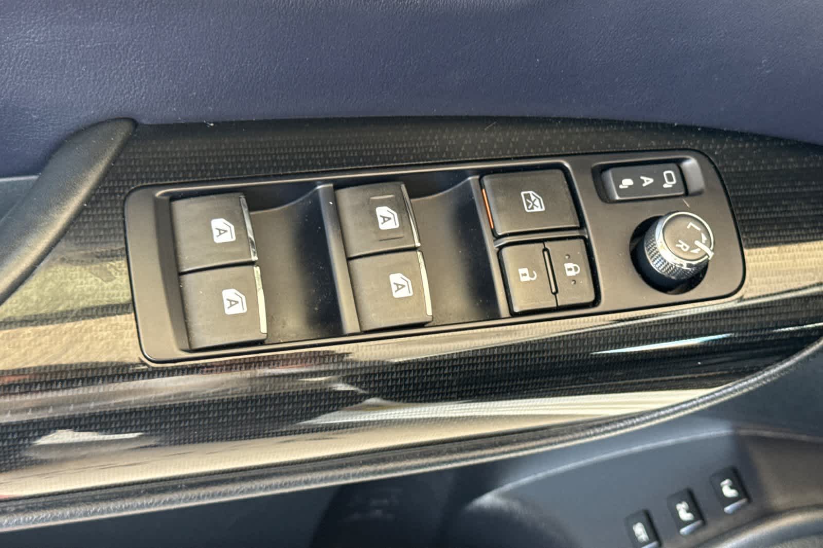 Thumbnail: 2016 Toyota Mirai - 13