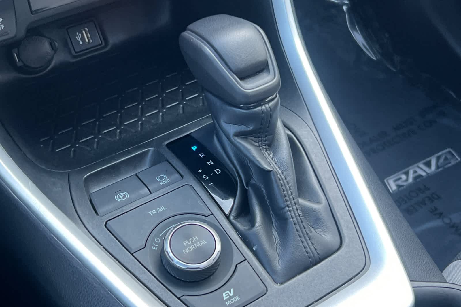 Thumbnail: 2023 Toyota RAV4 - 23