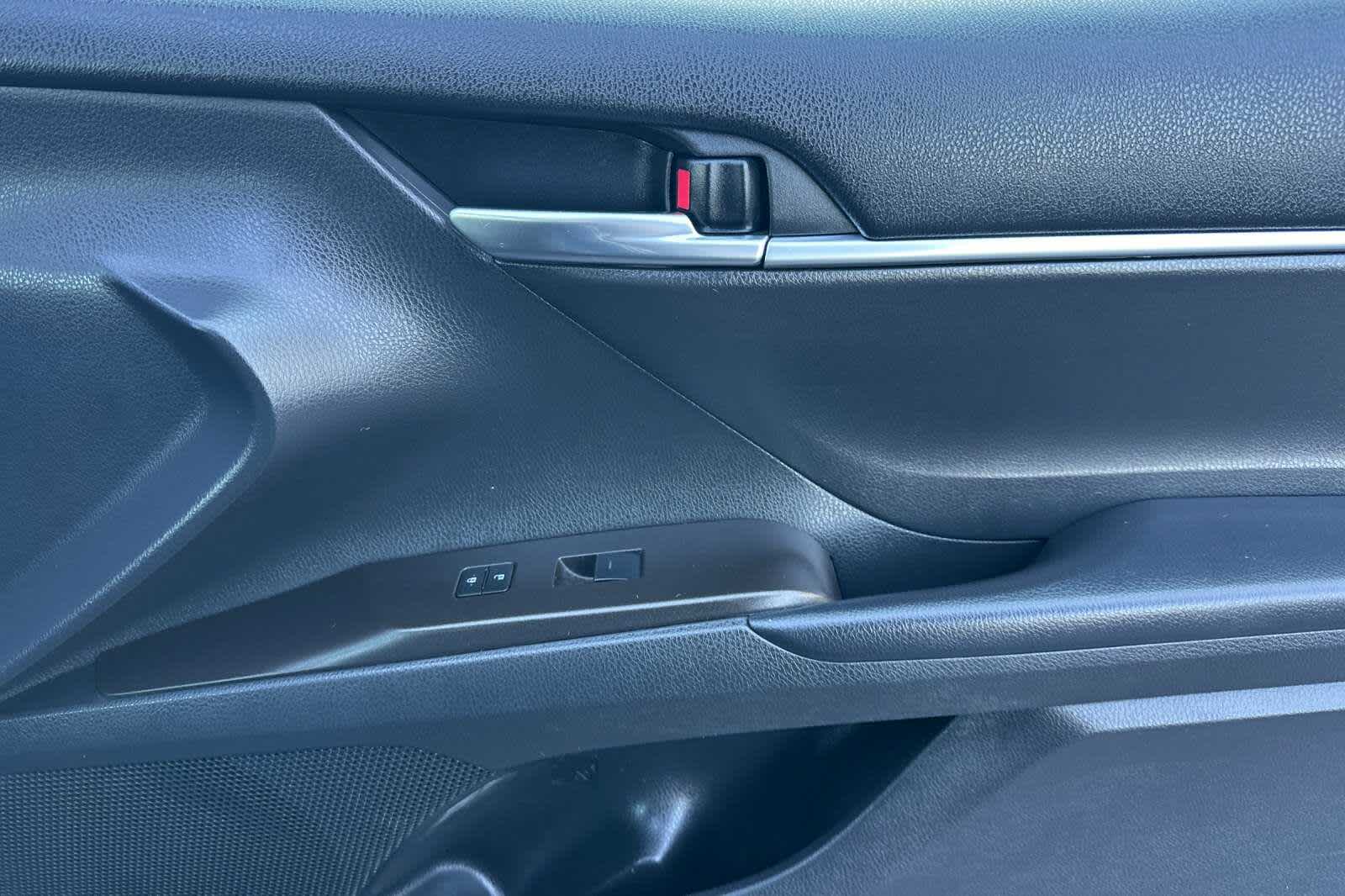 Thumbnail: 2022 Toyota Camry - 18