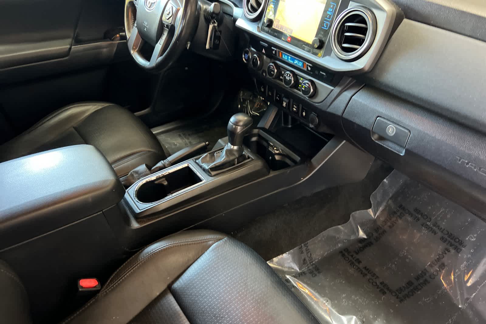 Thumbnail: 2019 Toyota Tacoma - 15