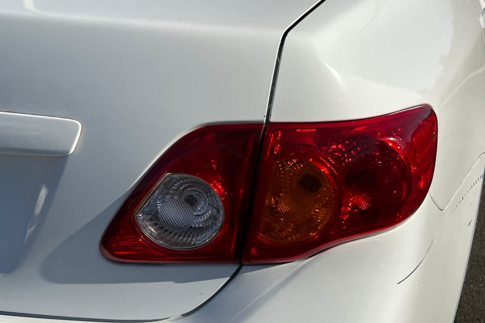 Thumbnail: 2010 Toyota Corolla - 17