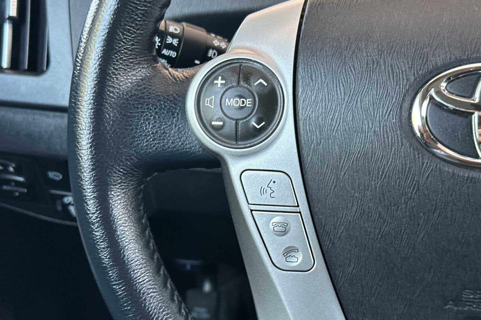 Thumbnail: 2012 Toyota Prius - 26