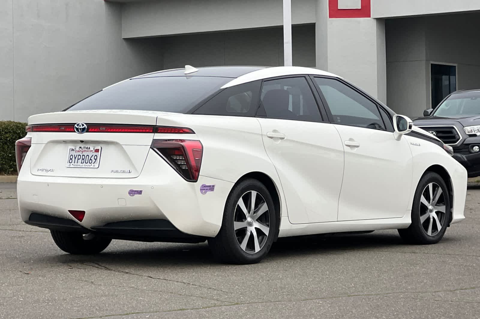 Thumbnail: 2018 Toyota Mirai - 2