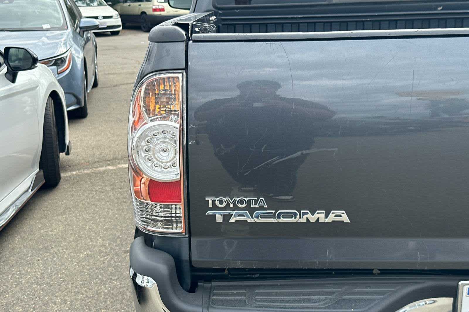 Thumbnail: 2009 Toyota Tacoma - 15
