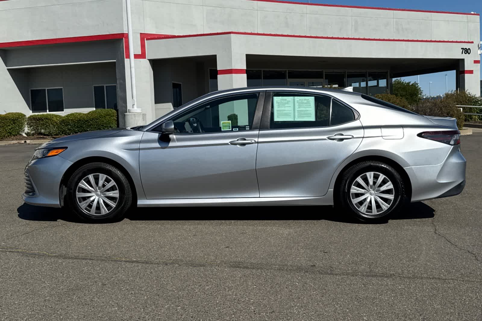 Thumbnail: 2023 Toyota Camry - 9