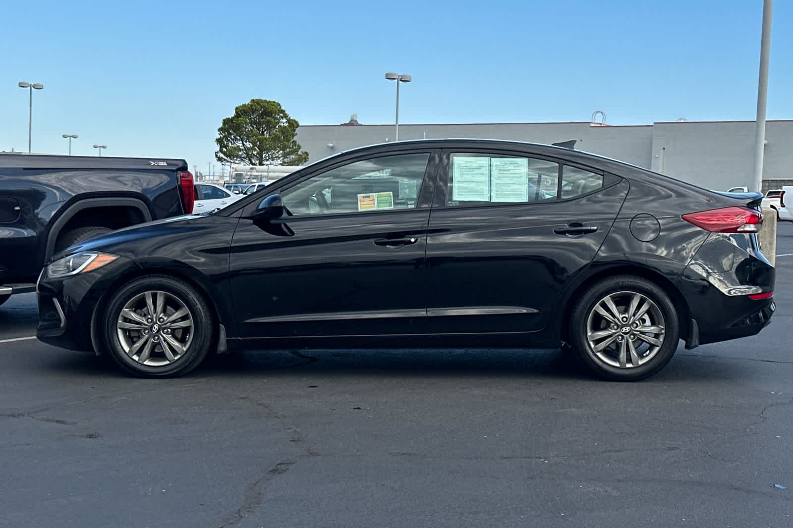 Thumbnail: 2018 Hyundai Elantra - 9