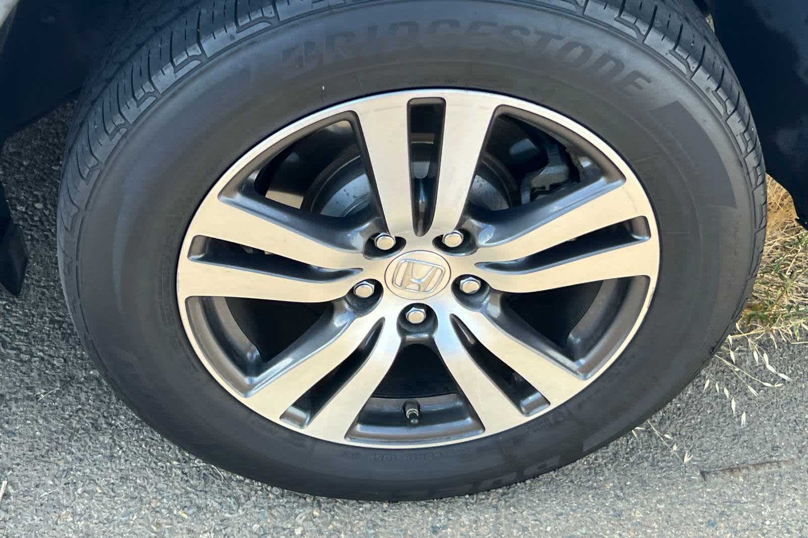 Thumbnail: 2016 Honda Pilot - 16