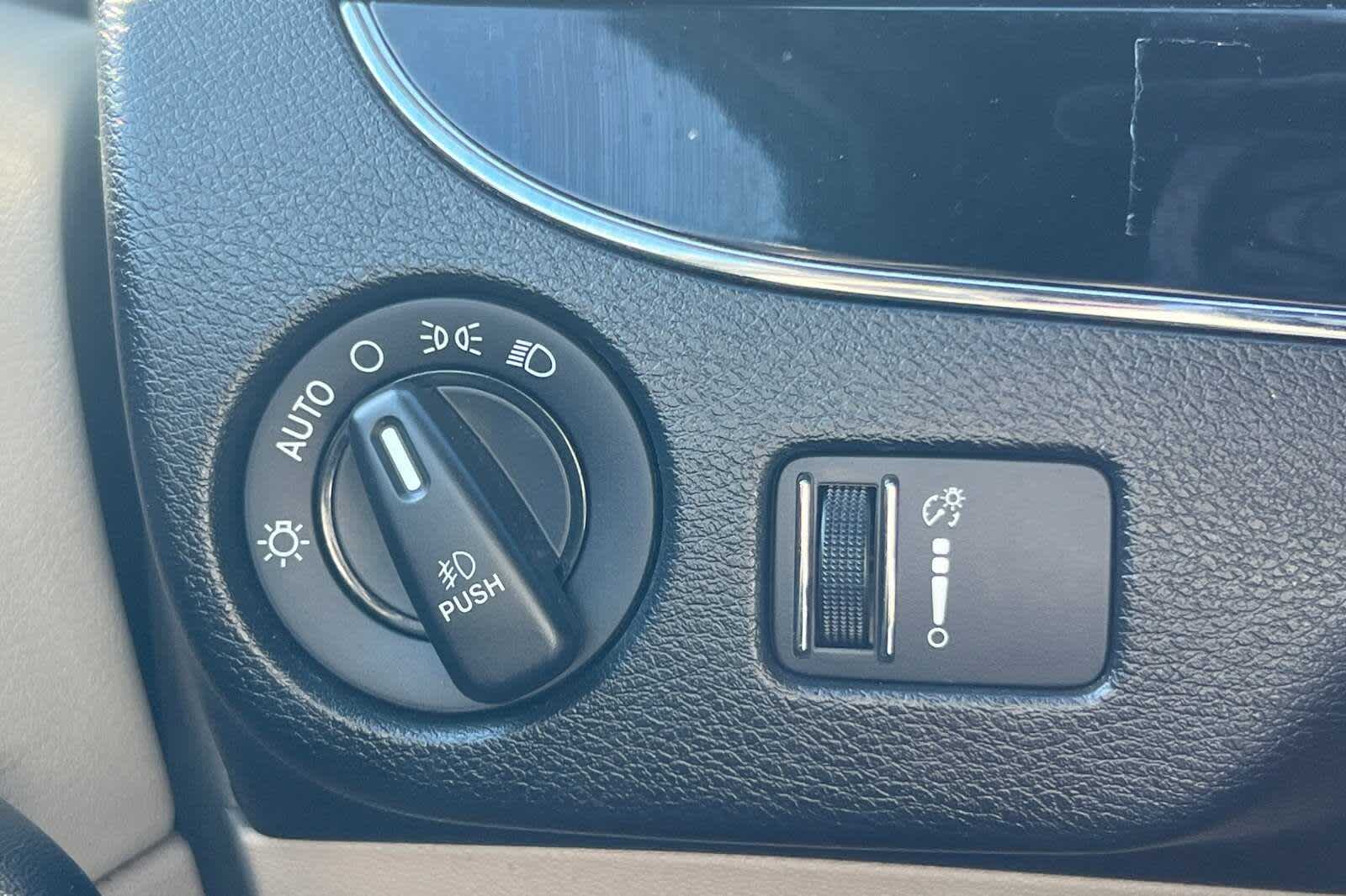 Thumbnail: 2019 Dodge Grand Caravan - 26