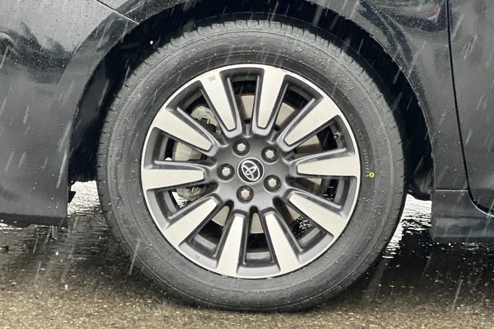 Thumbnail: 2019 Toyota Sienna - 27