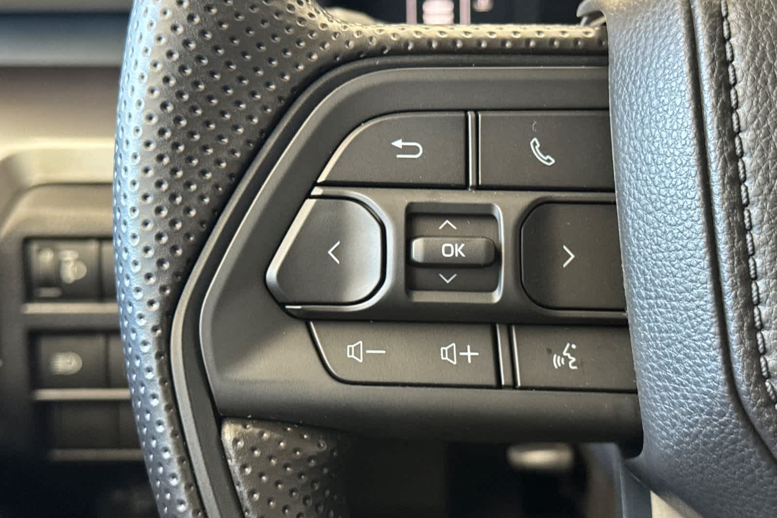 Thumbnail: 2025 Toyota Tacoma - 25