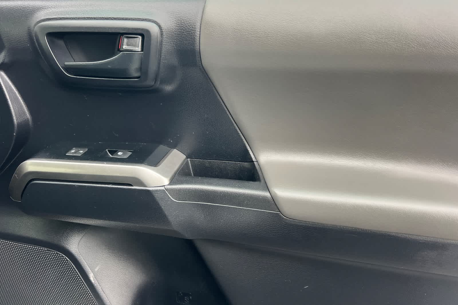 Thumbnail: 2020 Toyota Tacoma - 17