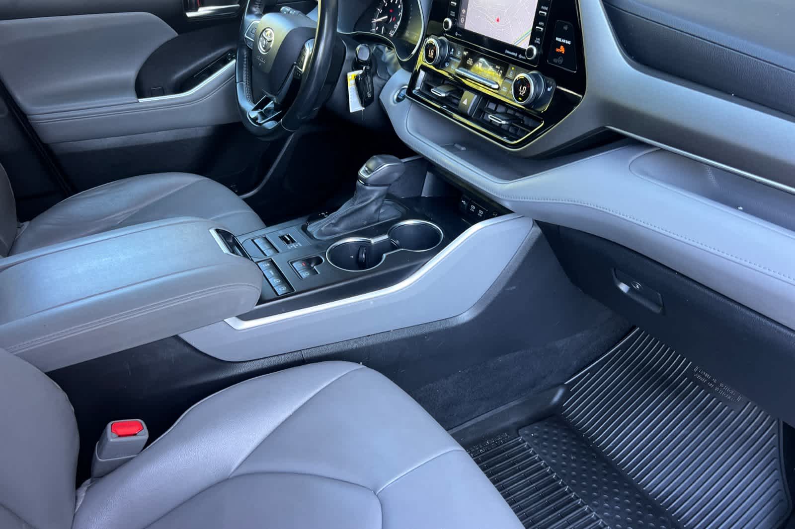 Thumbnail: 2021 Toyota Highlander - 17