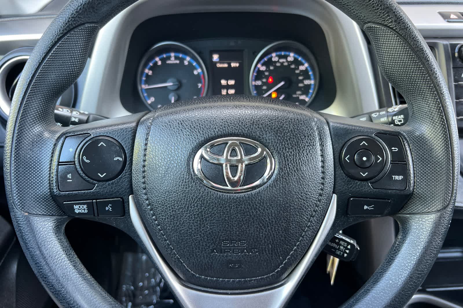 Thumbnail: 2017 Toyota RAV4 - 23