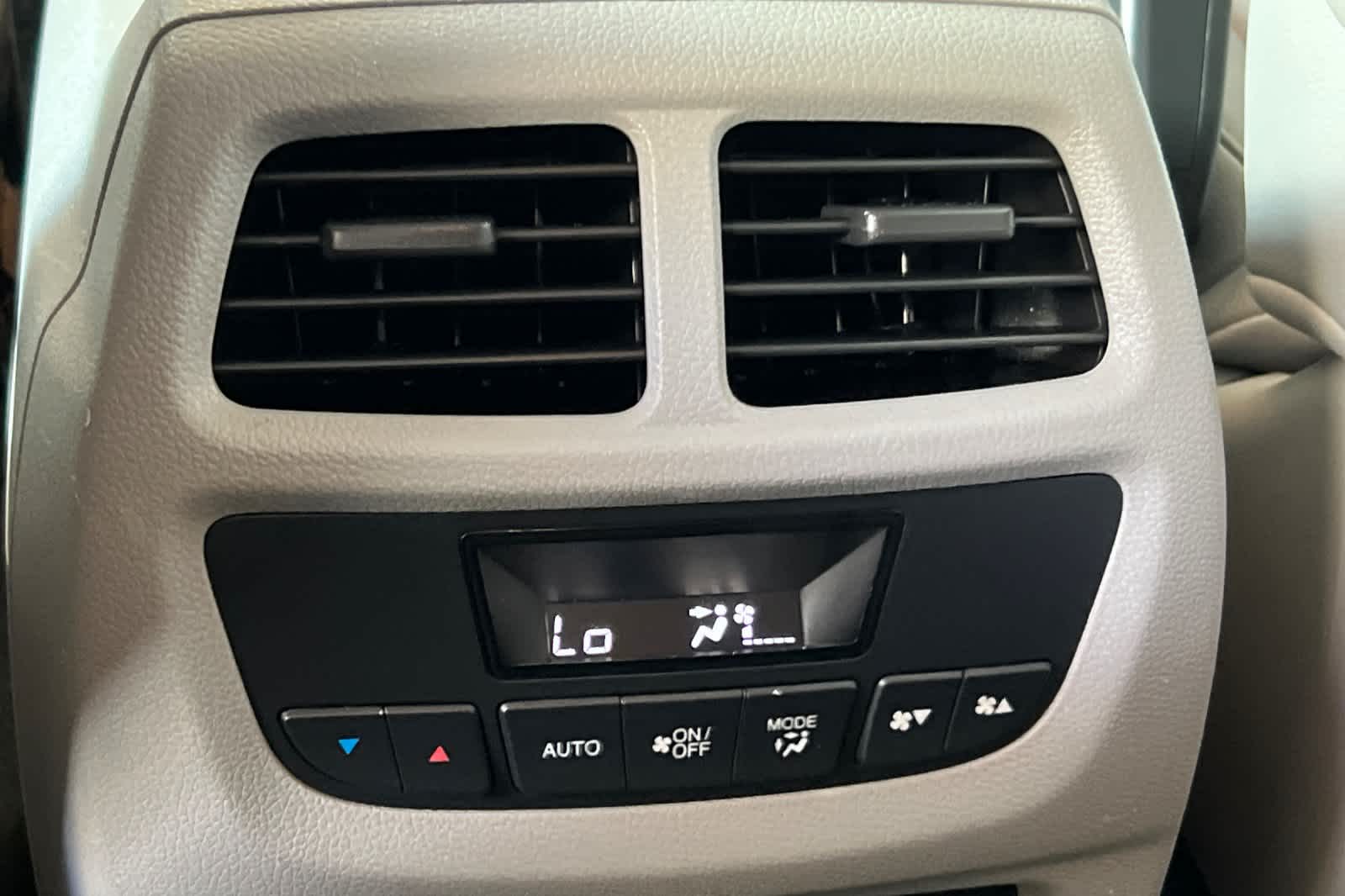 Thumbnail: 2016 Honda Pilot - 14