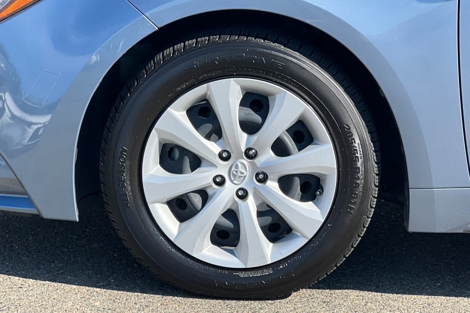 2022 Toyota Corolla LE 28
