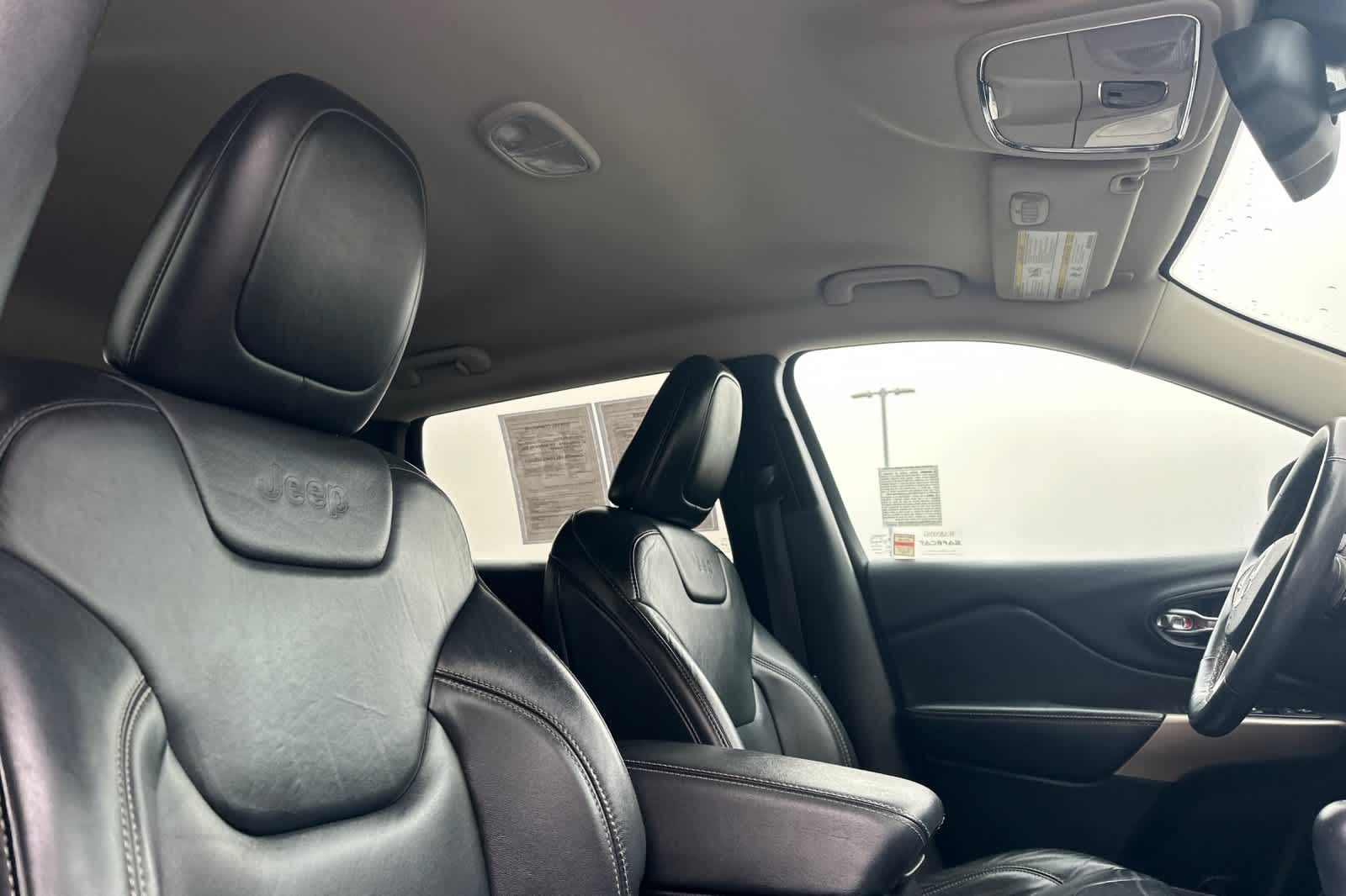 Thumbnail: 2017 Jeep Cherokee - 18