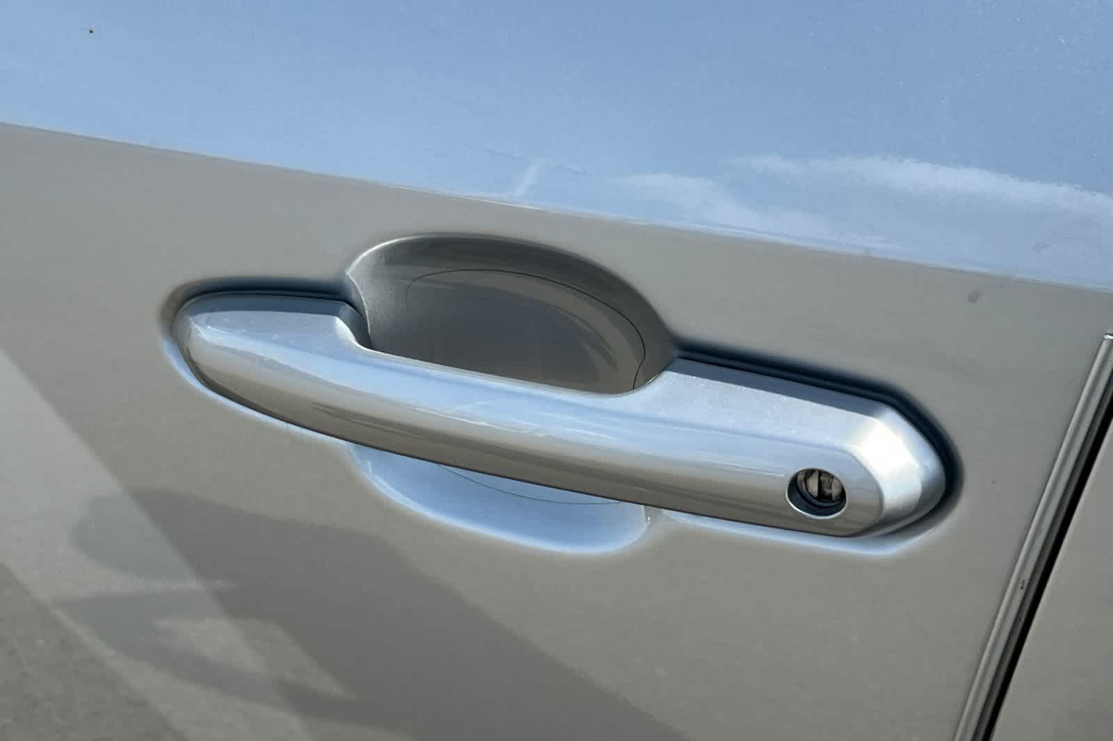 Thumbnail: 2022 Toyota RAV4 - 7